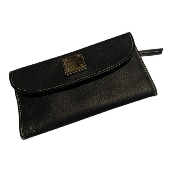 Dooney & Bourke Handbags - Dooney & Bourke Black Pebbled Leather Continental Wallet Clutch